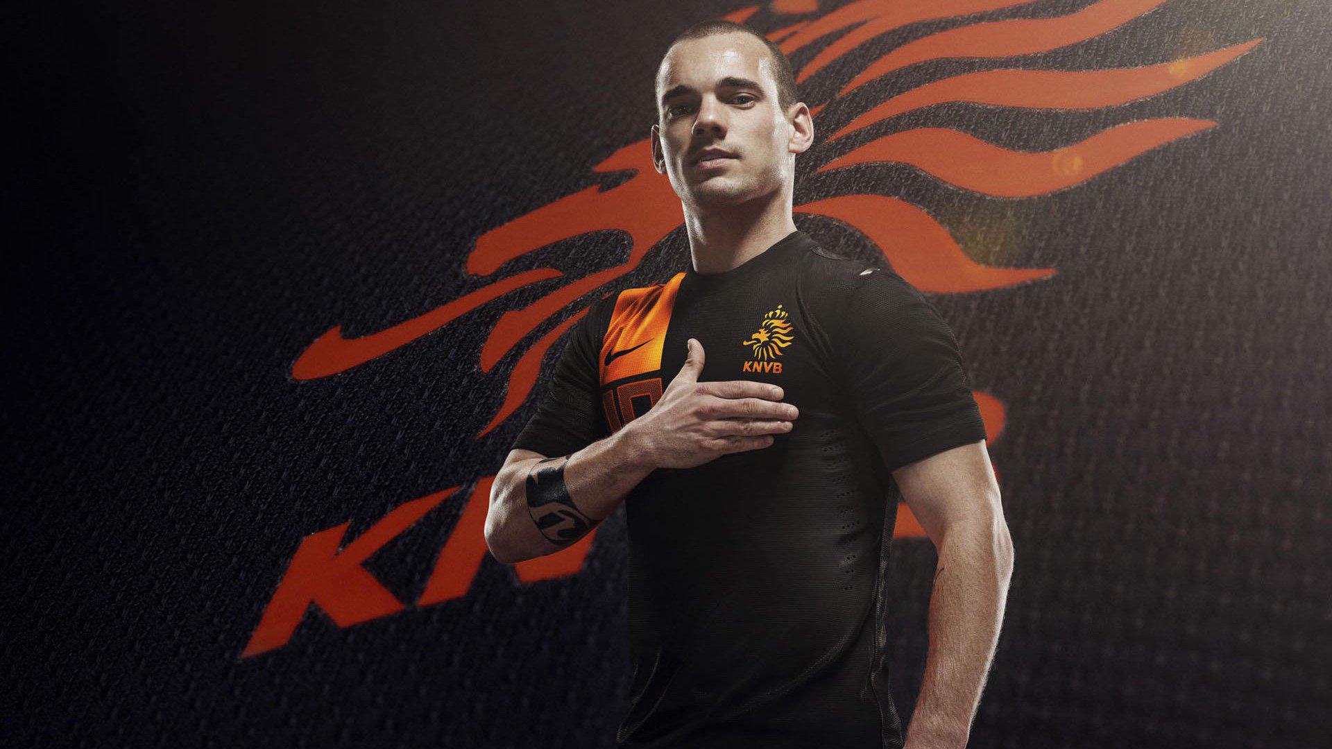 江苏荣耀开启新篇章——省委书记、省长为“苏超”冠亚军颁奖，一场体育盛事彰显江苏精神